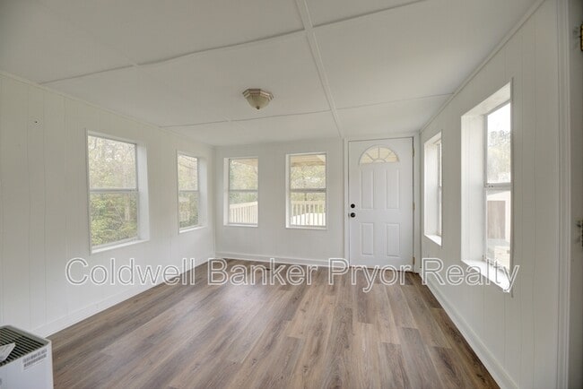 Building Photo - 65 Nason St