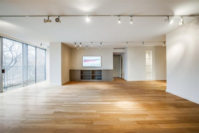 Building Photo - 3310 Fairmount St