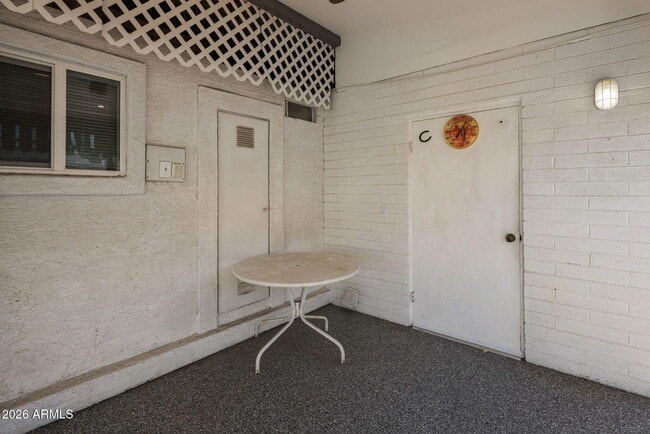 Building Photo - 2311 N Gayridge Rd