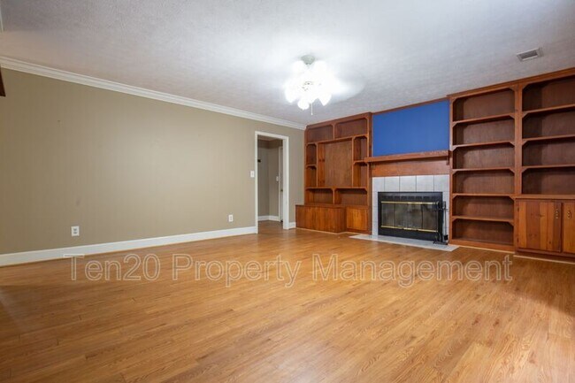 Building Photo - 8284 McKee Rd
