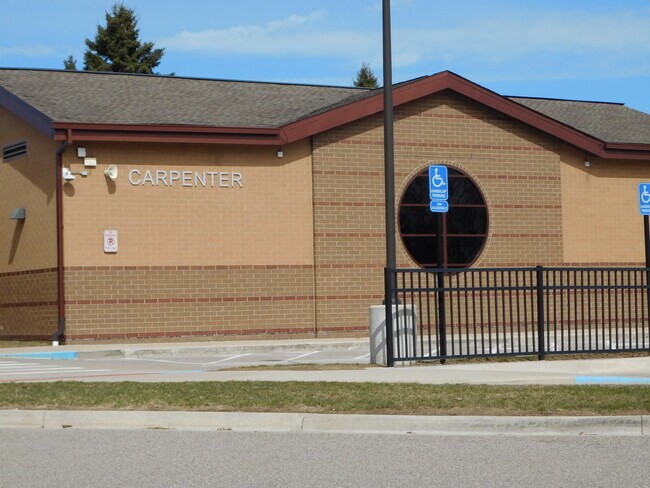 Building Photo - 3288 Hickory Dr