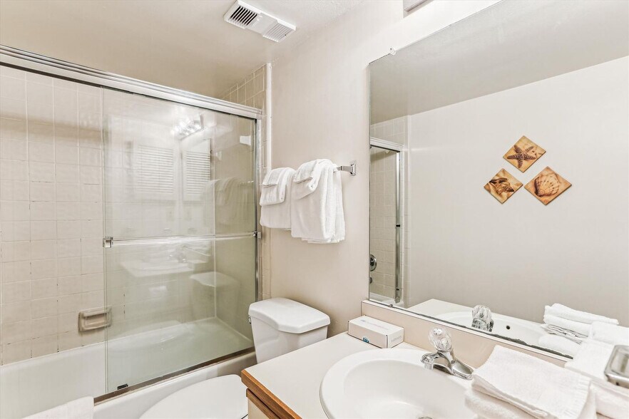 Building Photo - 4250 A1A S
