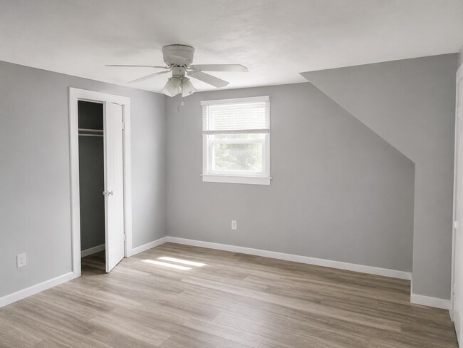 Building Photo - 4935 W Legrande Ave