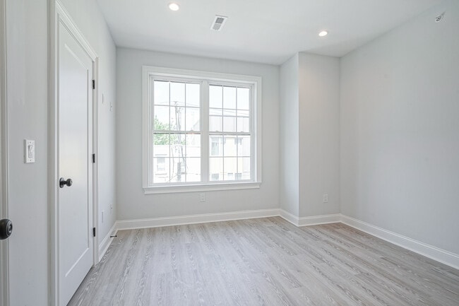 Building Photo - 1127 S 20th St