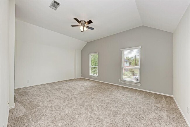 Building Photo - 1009 Riverlawn Dr