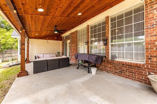 Building Photo - 608 Laura Ln