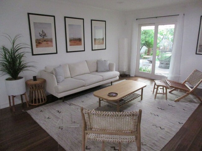 Building Photo - FULLY FURNISHED Home in Spanish Oaks!!