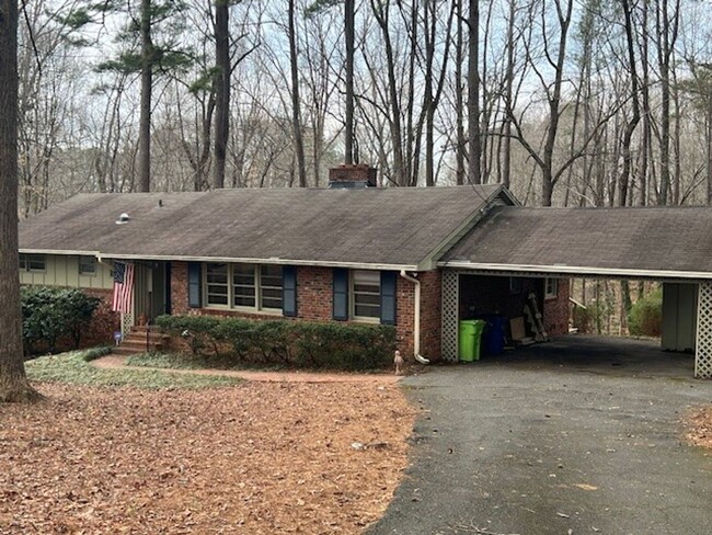 Primary Photo - Beautiful remodeled Home near Crabtree