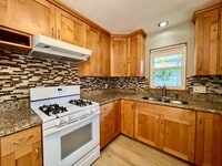 Building Photo - Beautiful 4-Bed, 2-Bath Single-Family Home!