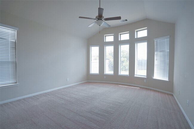 Building Photo - 29034 Canyon Oak Dr