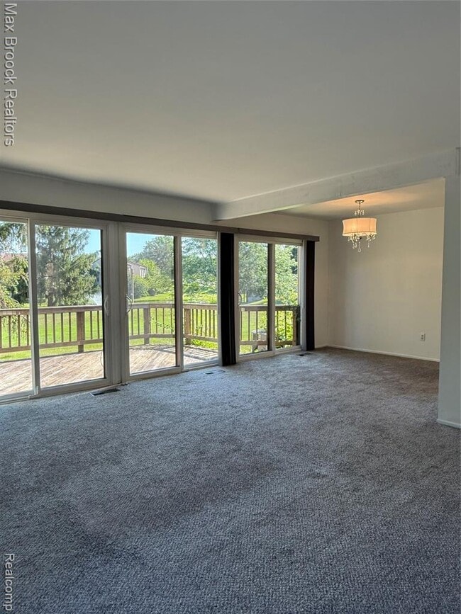 Building Photo - 3028 Moon Lake Dr