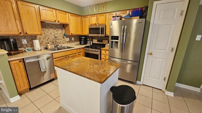 Building Photo - 213 Windsor Ct