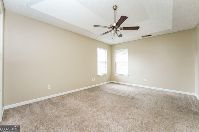 Building Photo - 5795 Meadowview Rd