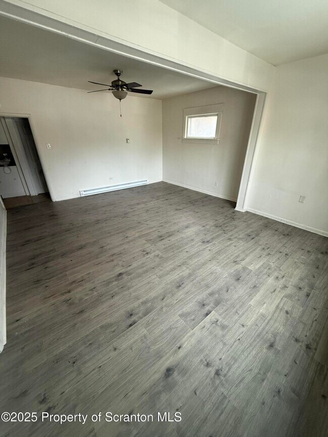 Building Photo - 333 Spring St