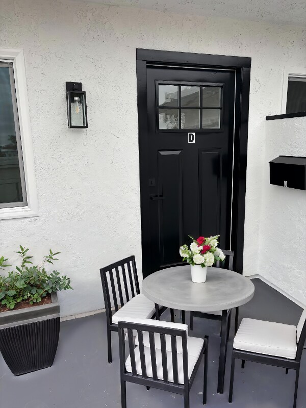 Primary Photo - 17372 Dairyview Cir