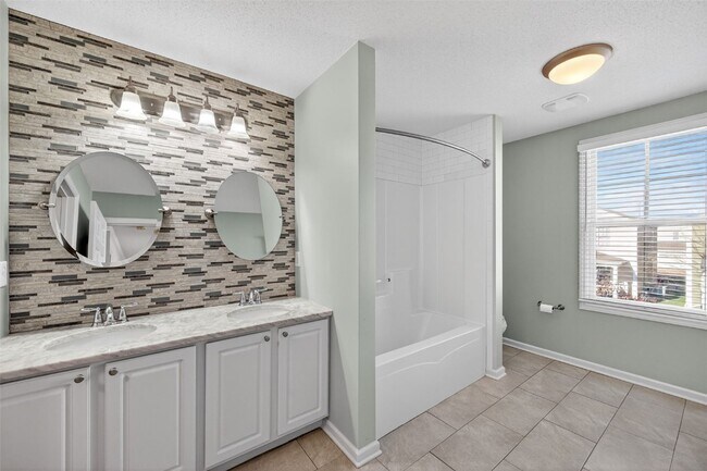 Building Photo - 3275 Simeon Bunker St