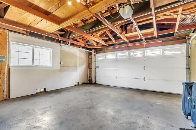 Building Photo - 17 Muth Dr