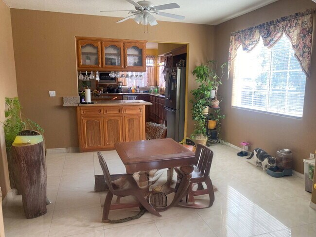 Building Photo - "Modern 5-Bedroom Sanctuary with 3 Baths and 4,353 Sq Ft of Comfort in San Bernardino!"