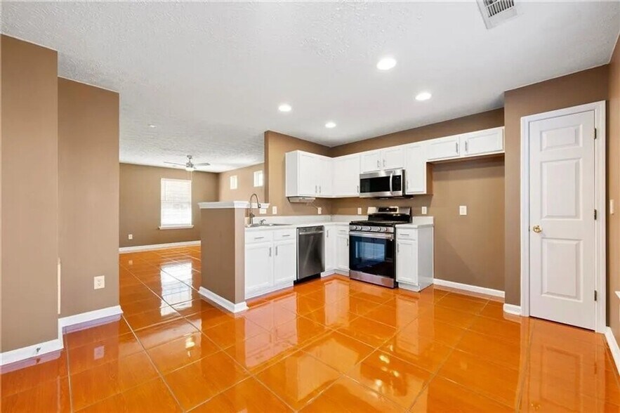 Building Photo - 5125 Sky Ridge Way