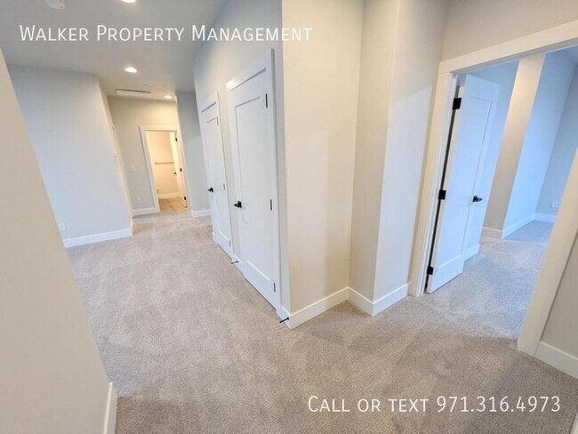 Building Photo - 1000 E Rork Ct