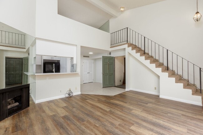 Primary Photo - Spacious 2-Bedroom, 2.5-Bath Condo in Cano...
