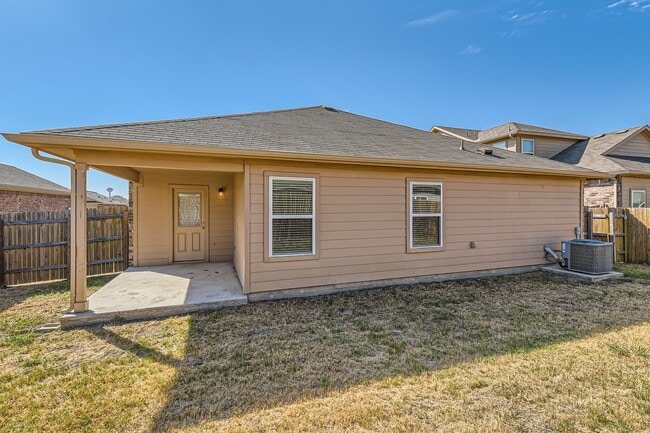 Building Photo - 5704 Montrelia Dr
