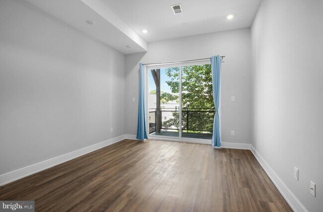 Building Photo - 910 N 17th St