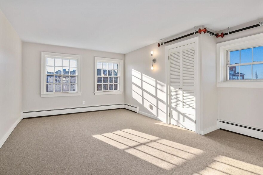 Building Photo - 205 Market, 5