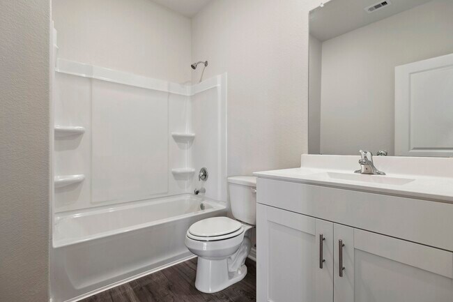 Building Photo - 15818 Berry Hl Dr