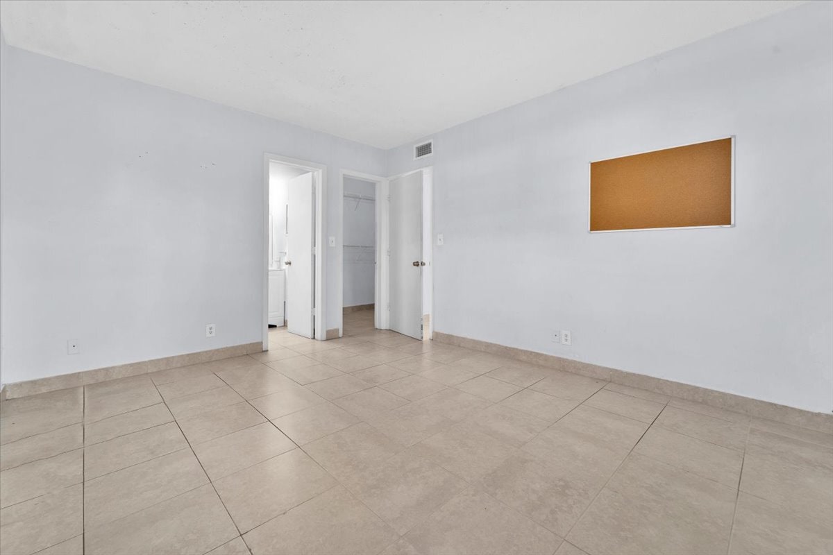 Building Photo - 374 Sunshine Dr