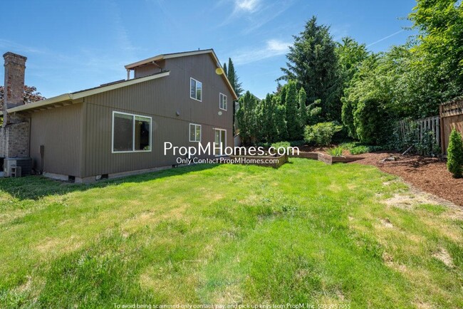 Building Photo - Charming Three Bedroom Home in West Beaver...