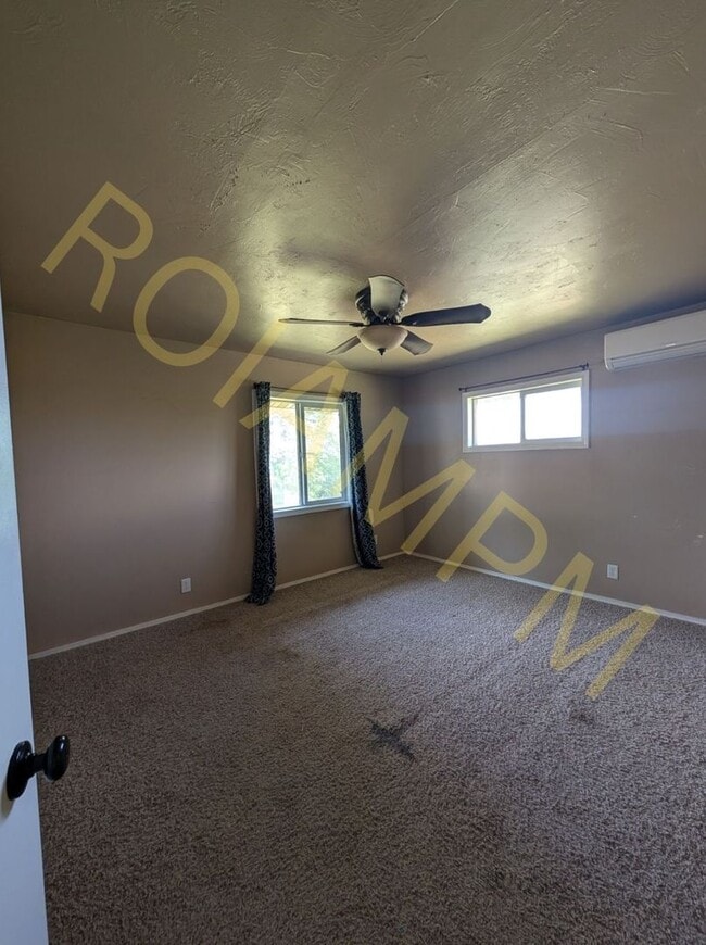 Building Photo - Charming 3-bed 2-bath Home at the Edge of ...