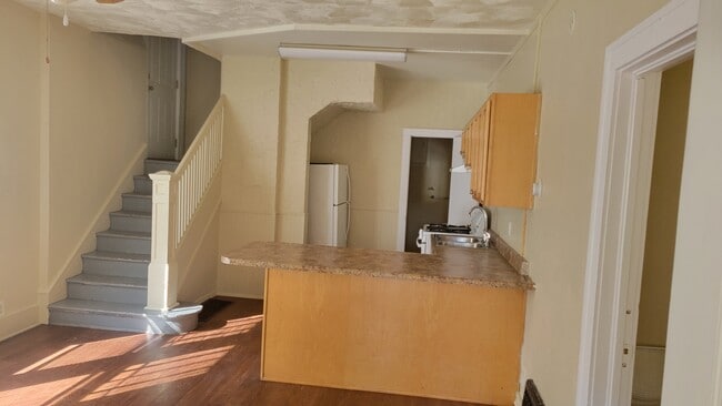 Building Photo - Prospect - 2