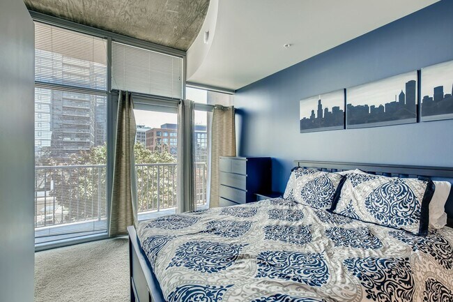 Building Photo - INCREDIBLE Riverfront Park Condo- 1BD/1BA ...