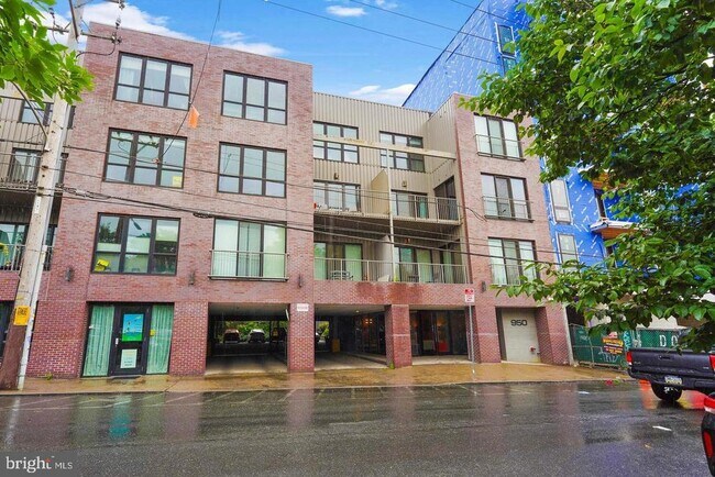 Building Photo - 934 N 3rd St