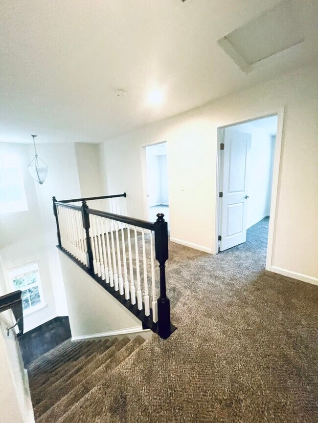 Building Photo - Beautiful 3 beds 2.5 Baths in Dublin