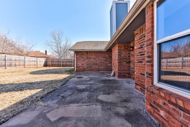 Building Photo - 1011 W Gemini Rd