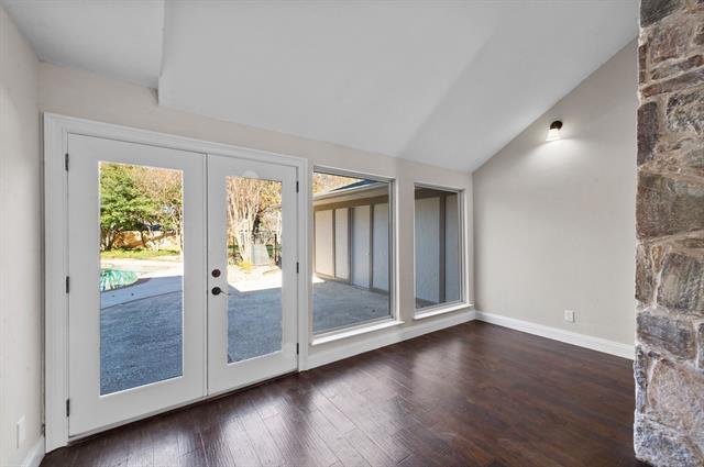 Building Photo - 207 Fresh Meadow Dr