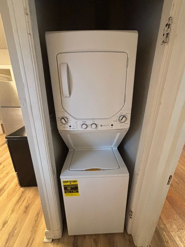 Building Photo - 129 Boles St