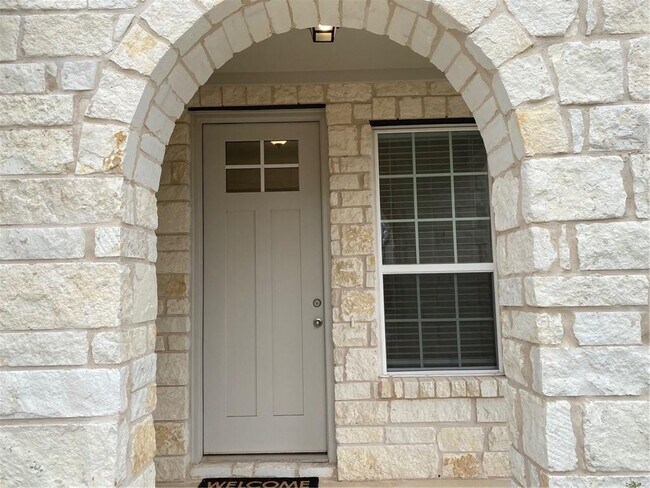 Building Photo - 652 Pheasant Hill Ln