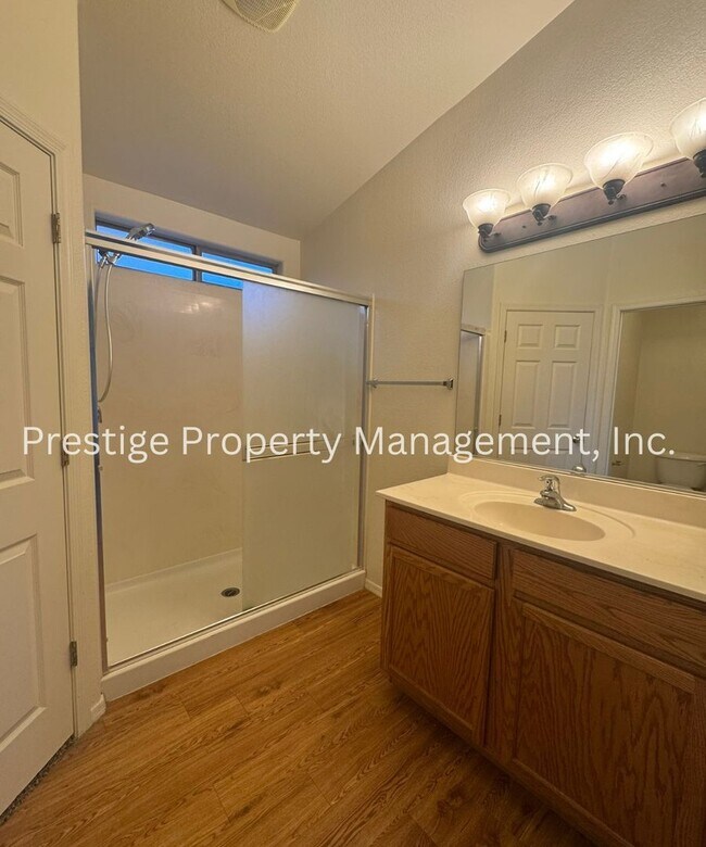 Building Photo - This 4/2 Vail home is what you've been looking for!!