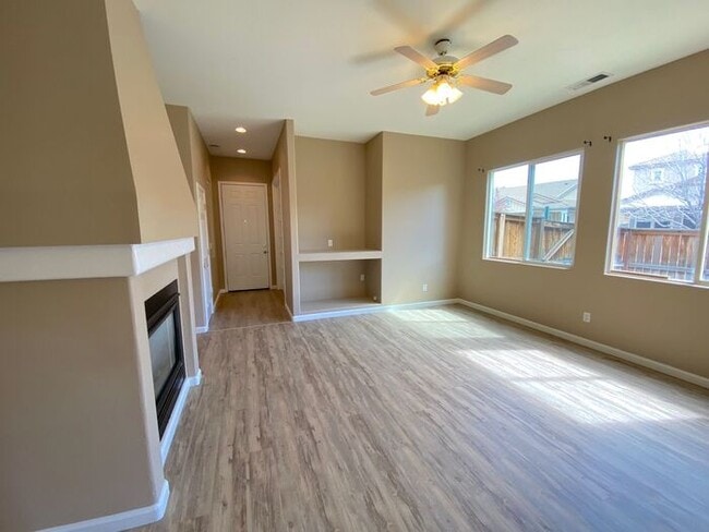 Building Photo - Beautiful 3 Bedroom + 1 FLEX ROOM Single Story House in South Meadows Reno