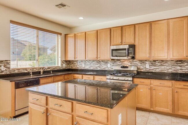 Building Photo - 5733 W Plum Rd