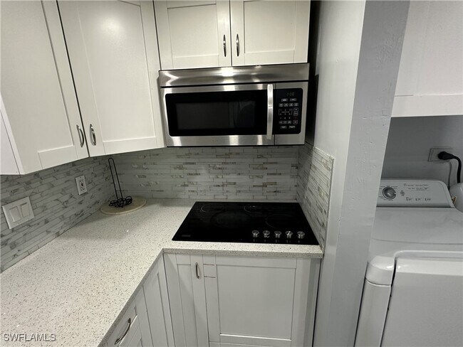 Building Photo - 1376 Archer St
