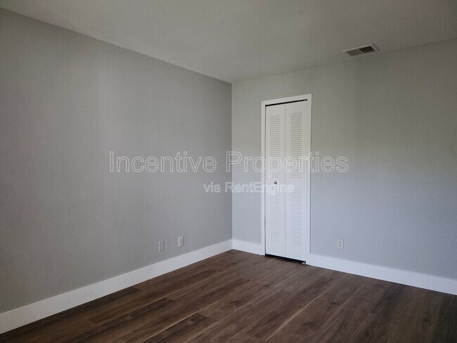 Building Photo - 4720 Walden Cir