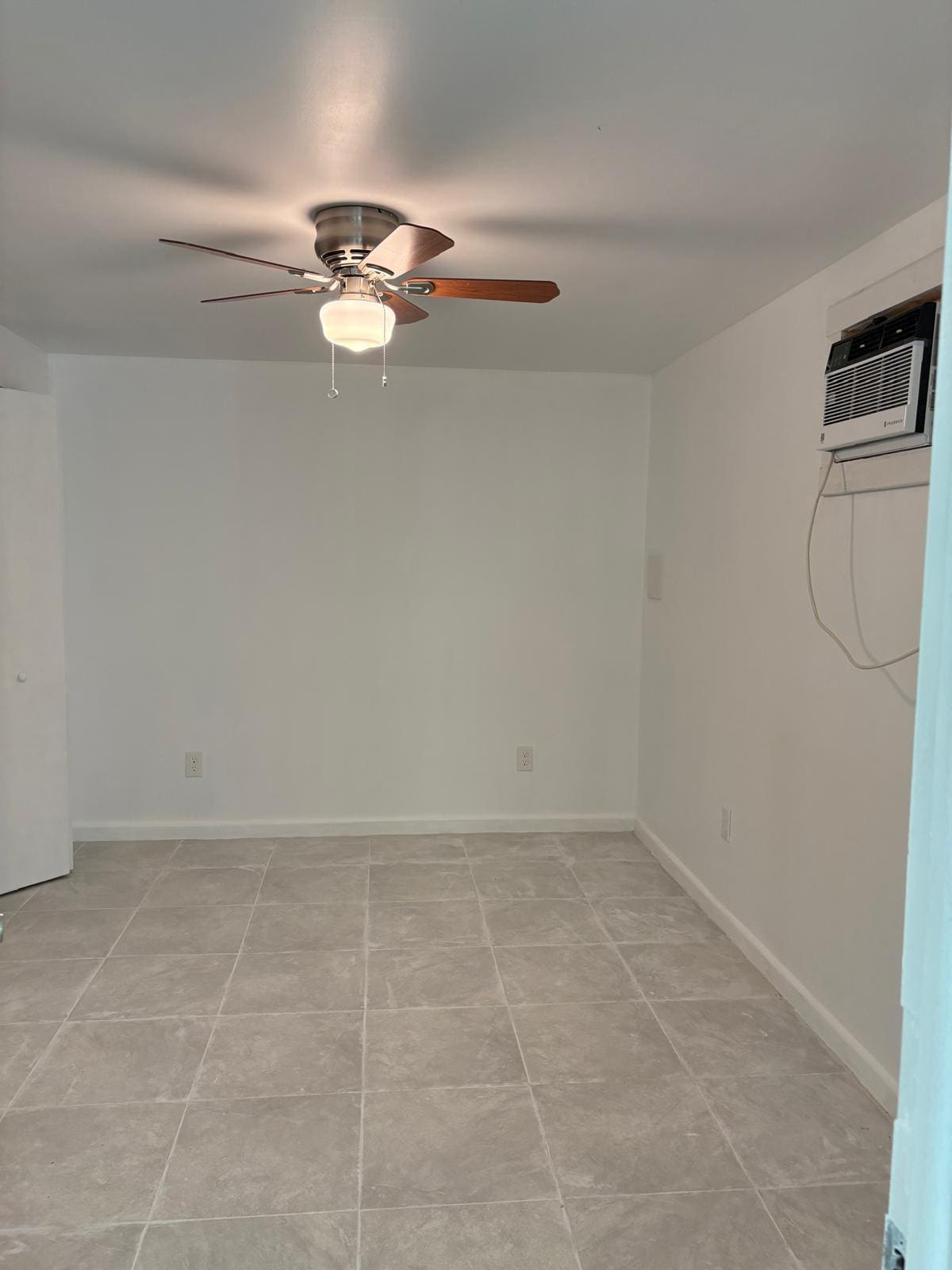 Bedroom - 631 S J St