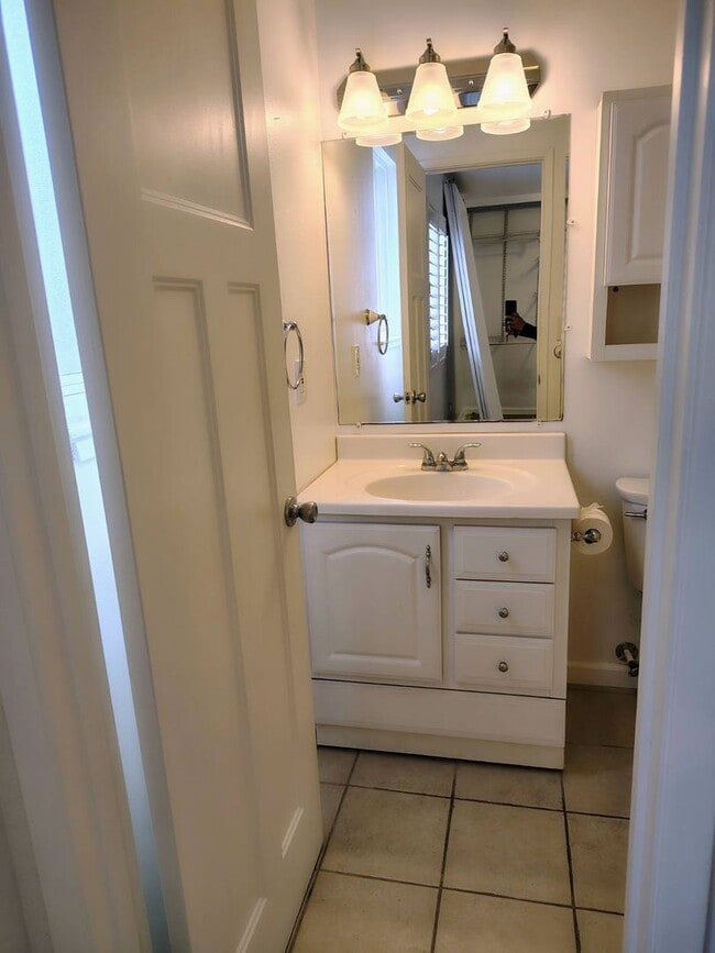 Building Photo - 1492 Dolphin Dr