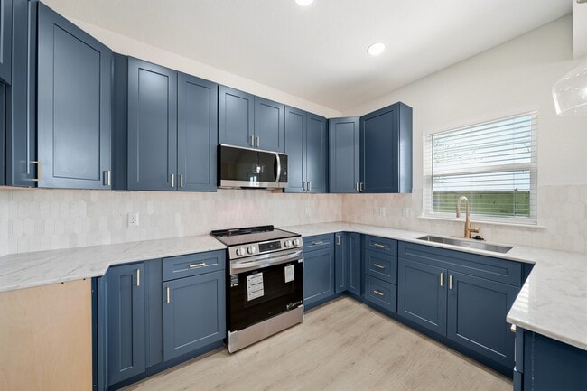 Building Photo - 6511 Old Massey Rnch Rd