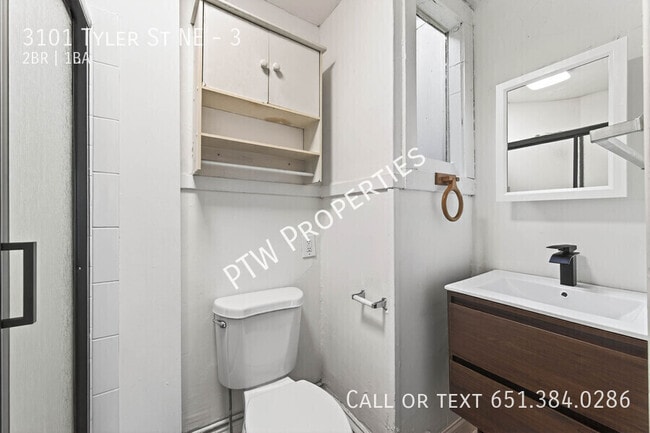 Building Photo - 3101 NE Tyler St