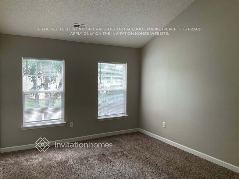 Building Photo - 3407 E Fairmeadow Dr